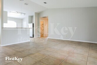 1618 Purple Ln in North Port, FL - Foto de edificio - Building Photo