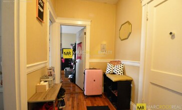 319 Allston St, Unit 4 in Boston, MA - Foto de edificio - Building Photo