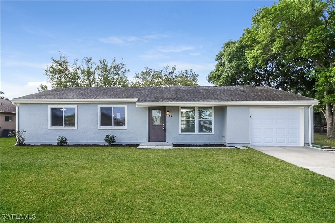 5142 Escalante Dr in North Port, FL - Building Photo