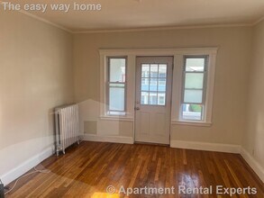 73 Frederick Ave in Medford, MA - Foto de edificio - Building Photo