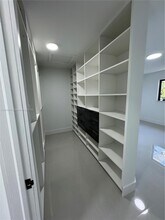 1205 Wallace St in Coral Gables, FL - Building Photo - Building Photo