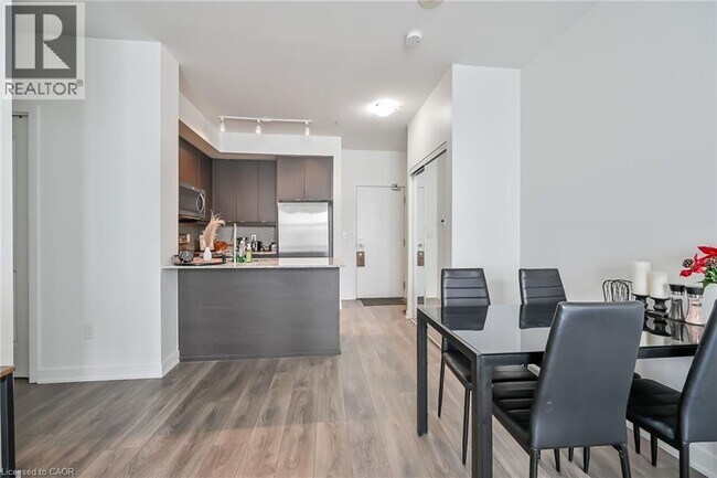 4633 Glen Erin Dr in Mississauga, ON - Building Photo - Building Photo