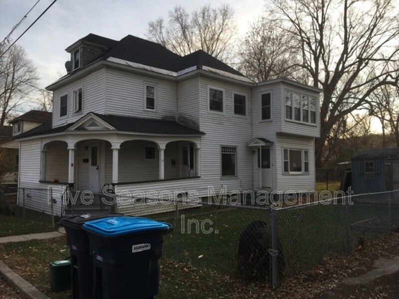 7 Champlain Pl in Winooski, VT - Building Photo