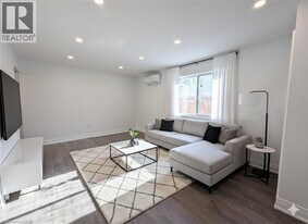 184 Ottawa St S in Hamilton, ON - Building Photo