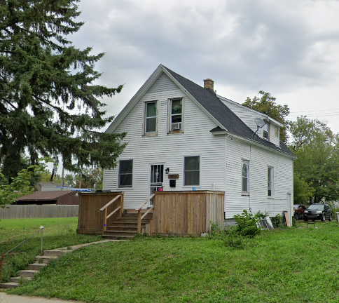 3058 N 29th St in Milwaukee, WI - Building Photo