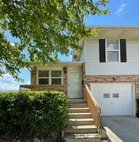 1711 Rockingham Dr in Normal, IL - Building Photo