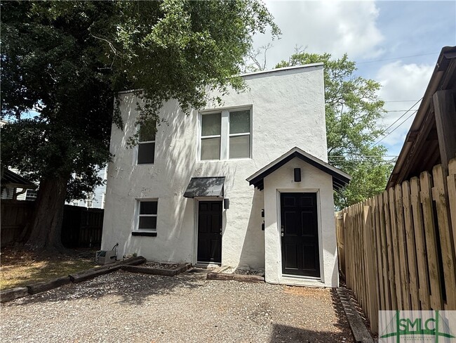 508 E Henry St in Savannah, GA - Building Photo - Building Photo