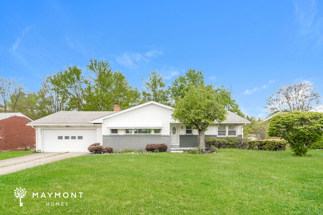 property at 2674 Algonquin Dr