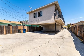 932 W 79th St in Los Angeles, CA - Building Photo - Building Photo