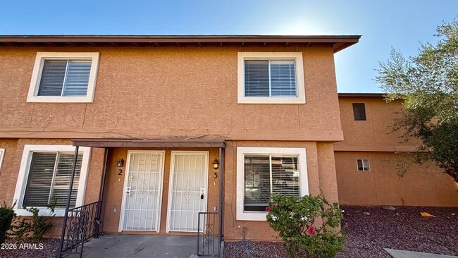 property at 1418 E Knoll Cir