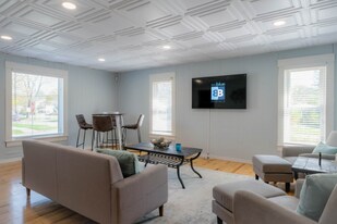 430 Lyon St in South Haven, MI - Building Photo