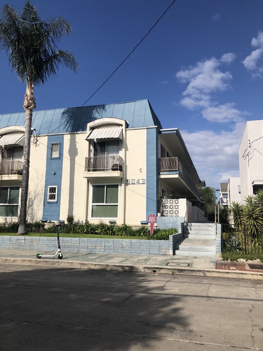 5043 Denny Ave in North Hollywood, CA - Foto de edificio