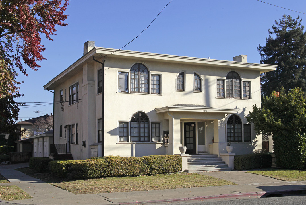 1501 Encinal Ave in Alameda, CA - Building Photo