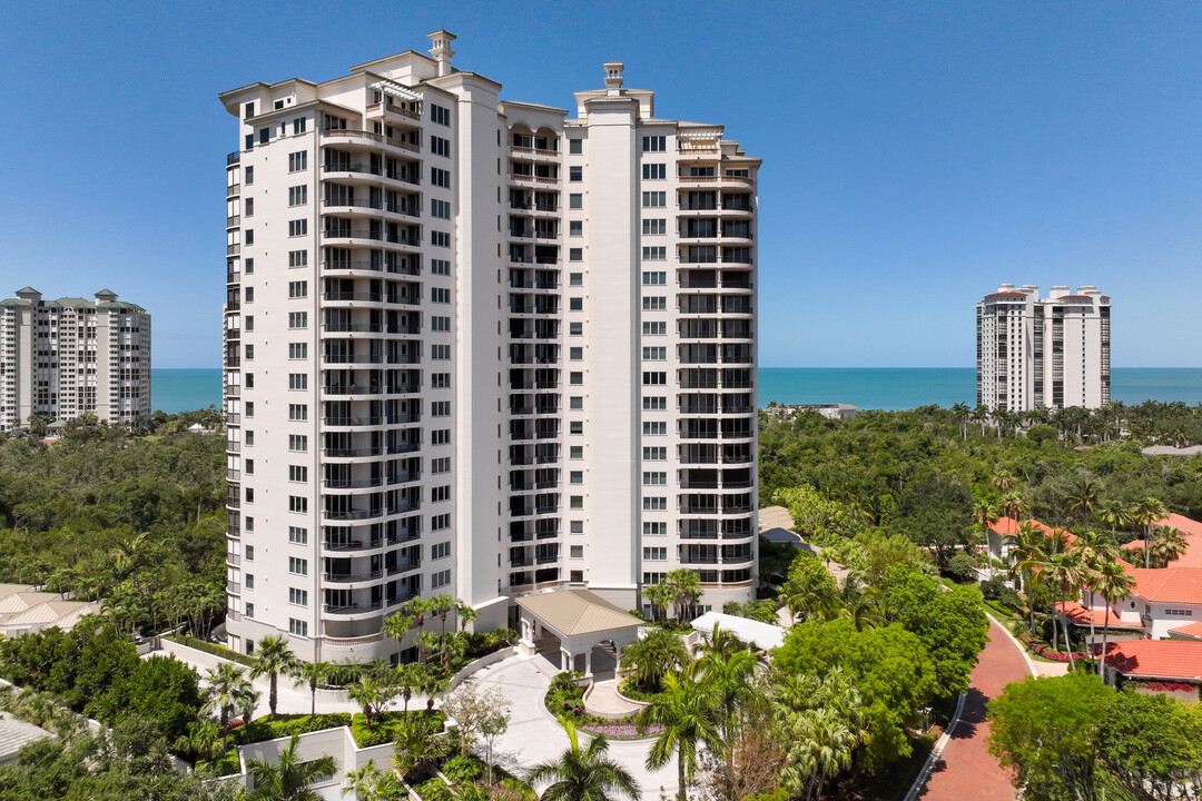 Salerno of Bay Colony in Naples, FL - Foto de edificio