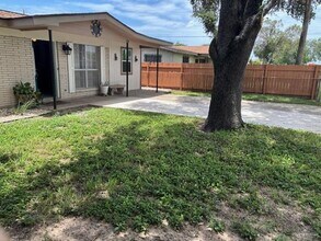 1018 W Smith St in Edinburg, TX - Building Photo - Building Photo
