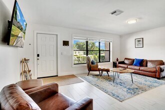 216 NW 4th Ave in Boynton Beach, FL - Building Photo - Building Photo