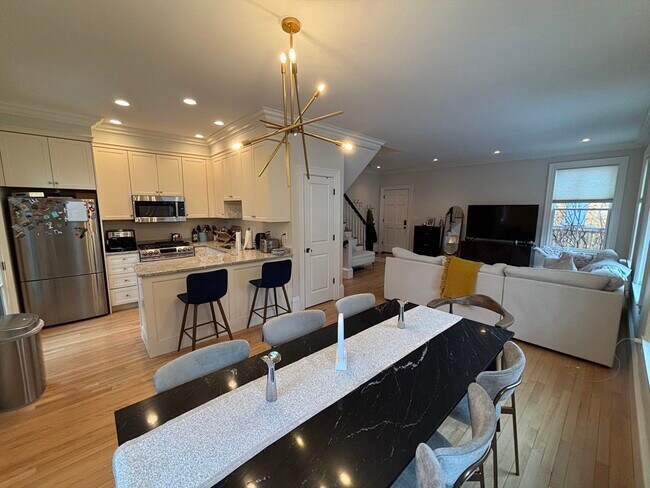 61 Prince St, Unit 61 in Cambridge, MA - Foto de edificio - Building Photo