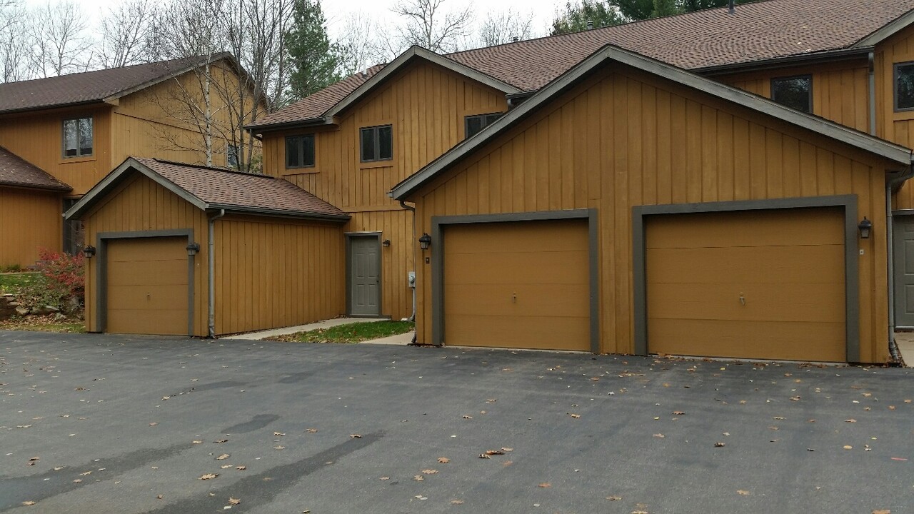 227305 Boulder Ridge Cir, Unit Villa in Wausau, WI - Building Photo