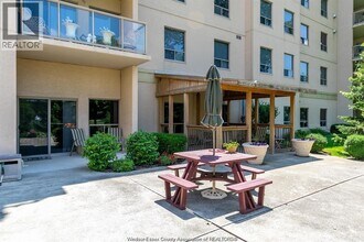 315 Village Grove Dr in Windsor, ON - Building Photo - Building Photo