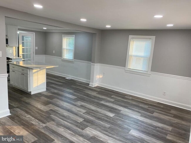 404 Abbott Rd in Hatboro, PA - Foto de edificio - Building Photo