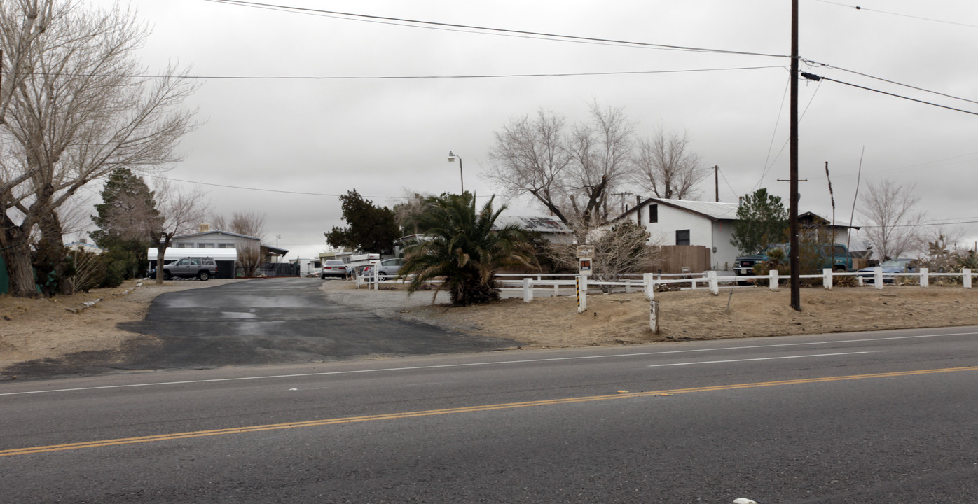 2532 W Main St in Barstow, CA - Foto de edificio