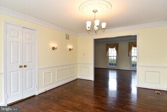 1221 Forestville Dr in Great Falls, VA - Building Photo - Building Photo