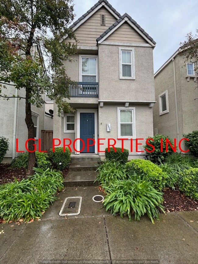 3060 Tice Creek Way in Sacramento, CA - Building Photo - Building Photo