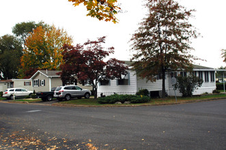 Pennwood Crossing Mobile Home Park in Morrisville, PA - Building Photo - Building Photo