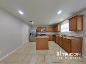 6739 Foster Fields in Converse, TX - Building Photo - Building Photo