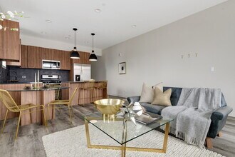 740 E Irving Park Rd in Roselle, IL - Building Photo - Building Photo