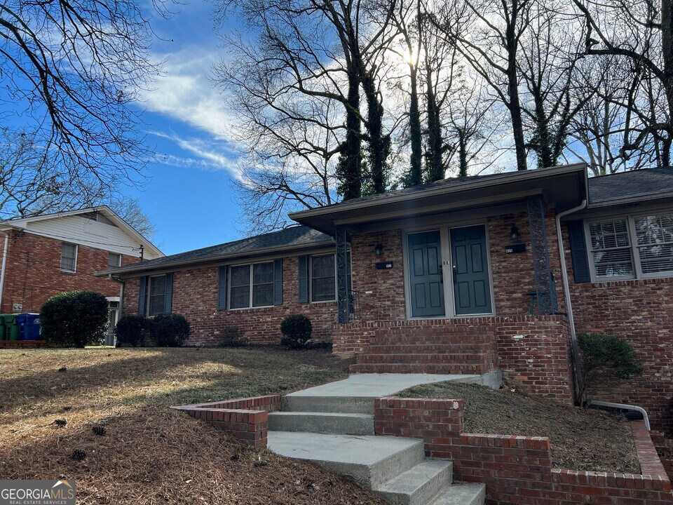 827 Marstevan Dr NE in Atlanta, GA - Building Photo
