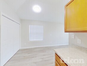 8256 Creek Hollow Ct in Jacksonville, FL - Building Photo - Building Photo