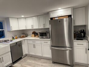 2 Oak St in Westport, CT - Building Photo - Building Photo