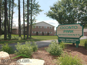 Oconto Park Apartments in Oconto, WI - Foto de edificio - Building Photo