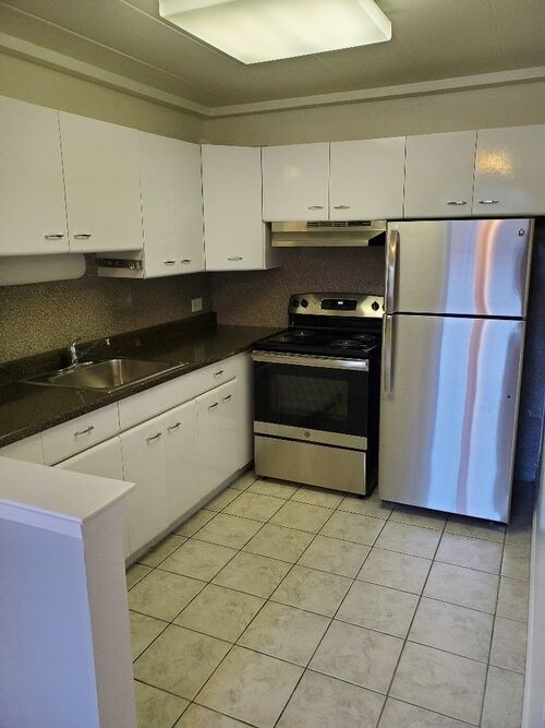 6161 N Hoyne Ave-Unit -401 in Chicago, IL - Building Photo