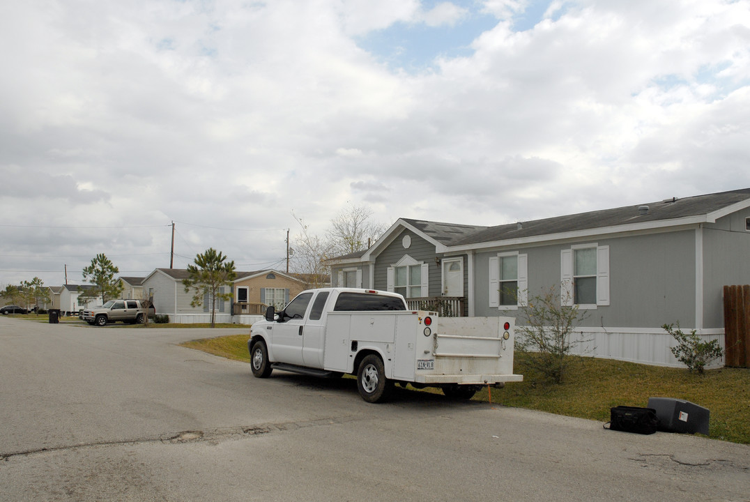 Casa Real MH Community in Houston, TX - Building Photo