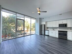 4334 N Hazel St in Chicago, IL - Building Photo - Building Photo