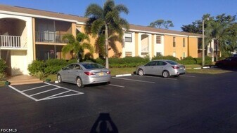 12656 Kenwood Ln in Ft. Myers, FL - Building Photo