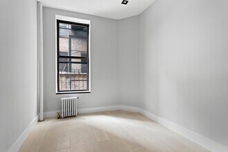 336 E 18th St in New York, NY - Building Photo - Building Photo