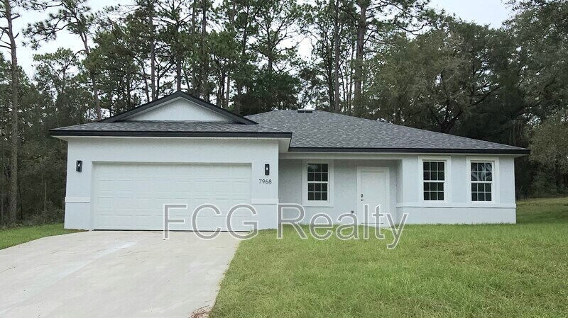 7968 N Hillview Cir in Citrus Springs, FL - Building Photo