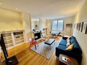 80 Beacon St, Unit 7 in Boston, MA - Foto de edificio - Building Photo