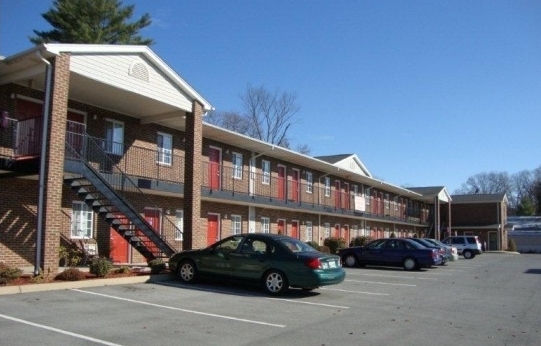 American Furnished Apartments in Johnson City, TN - Building Photo