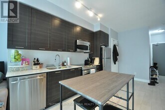 169 Fort York Blvd in Toronto, ON - Building Photo - Building Photo