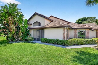 8112 Mimosa Pl in Boynton Beach, FL - Building Photo - Building Photo