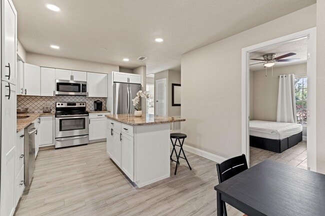 10907 N 29th St in Tampa, FL - Building Photo - Building Photo