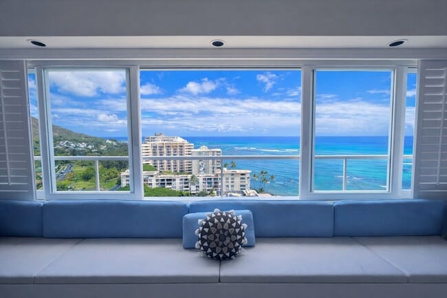 property at 2895 Kalakaua Ave