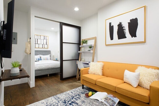 69 Clinton St in New York, NY - Building Photo - Building Photo