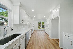 9711 Derrik Dr in Houston, TX - Building Photo