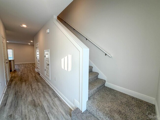 710-E Giese Ln in Pensacola, FL - Building Photo - Building Photo