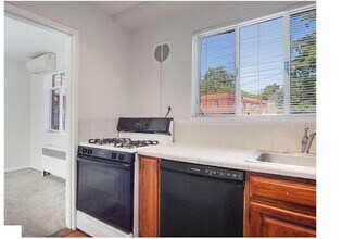10413 Montrose Ave, Unit 201 in Bethesda, MD - Building Photo - Building Photo